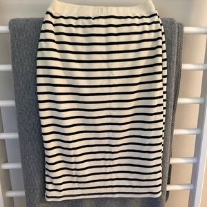 Lined-small black stripped sweater midi skirt